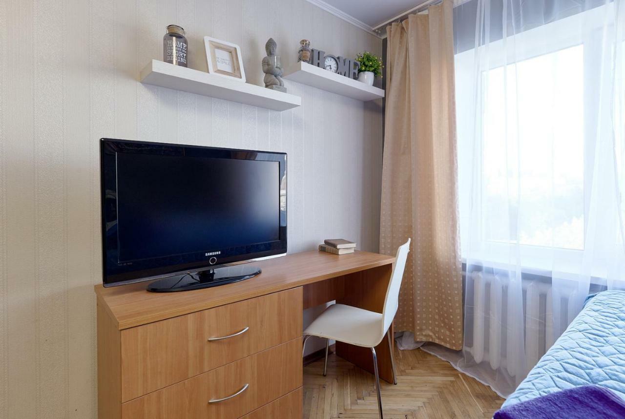 Modern Trio: Central Metro Apartments Kyiv Exterior photo